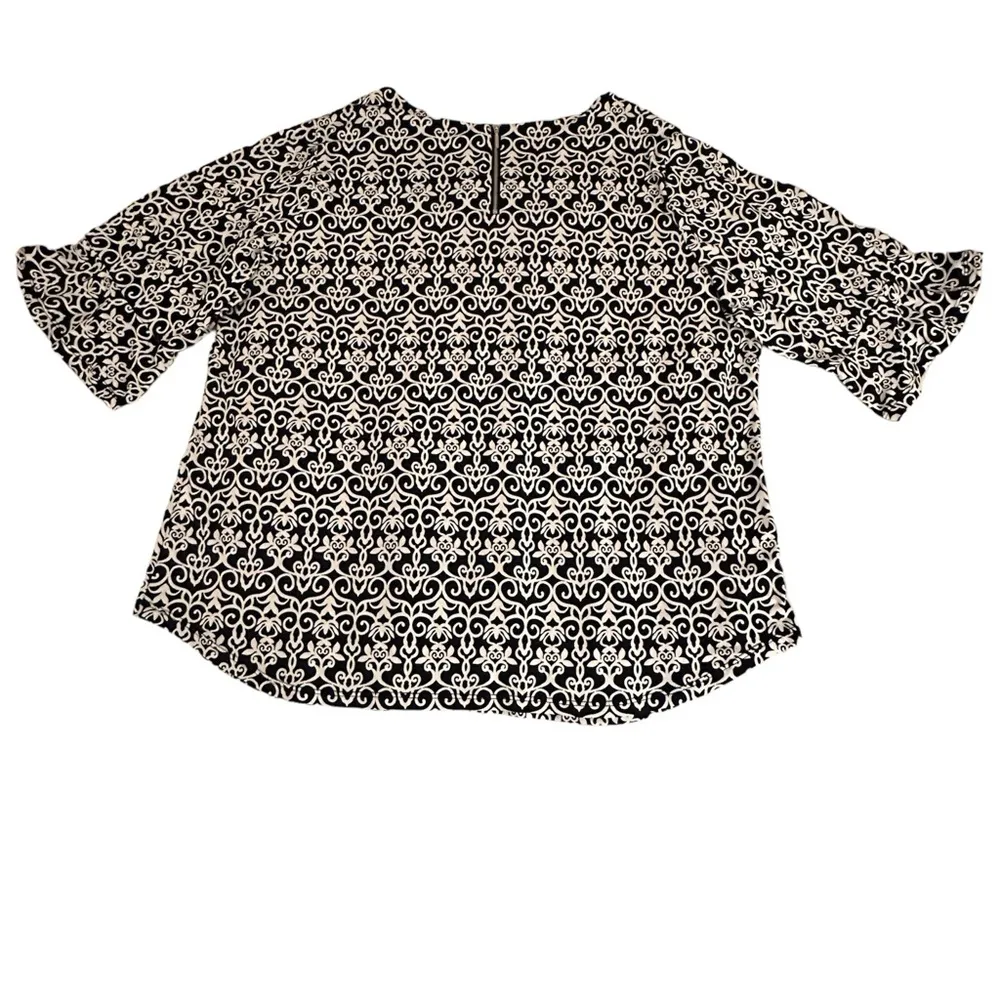 Dressbarn Dark Navy & White Damask Print Flounce Sleeve Blouse Size 2X - Image 6