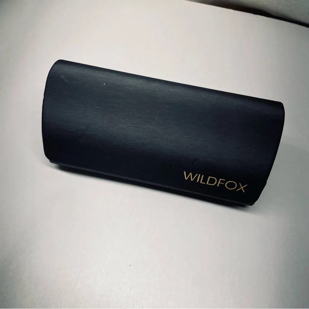 Wildfox Monroe Sunglasses Rose Pink Frame / Green Lenses NWT with Case - Image 5