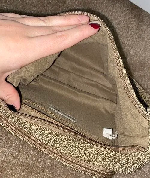 Amanda Smith Khaki Crochet Purse - Image 4