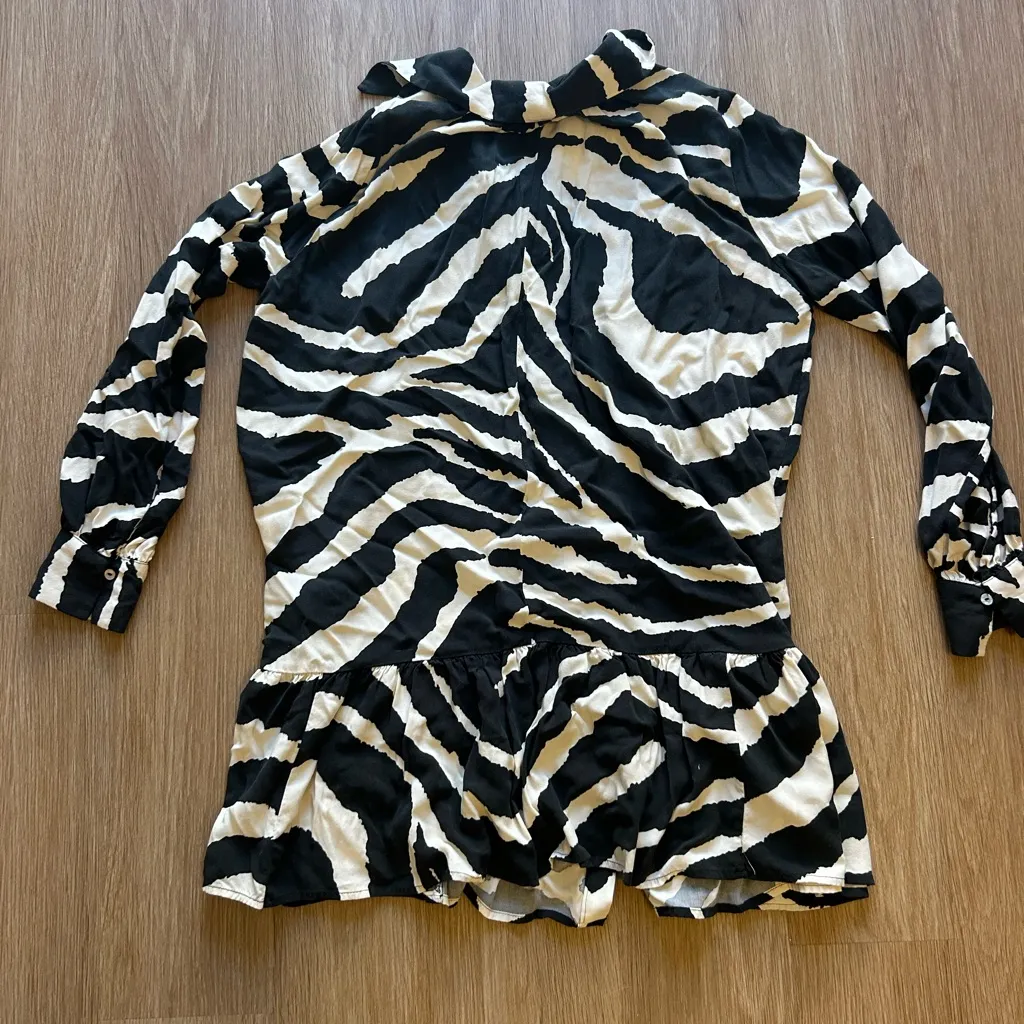 H&M Black and White Zebra Print Long Sleeve Dress - Image 2