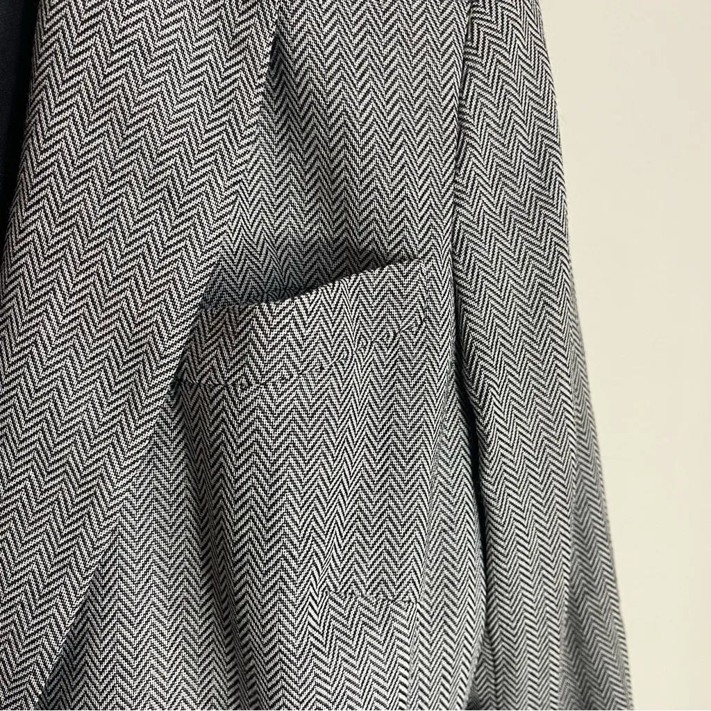 Lafayette 148‎ New York Herringbone Virgin Wool Blend Blazer Women's Size 4 Gray - Image 3