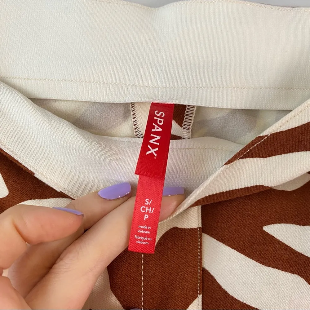 Spanx On The Go Zebra Print Pull On Pant S - Image 4