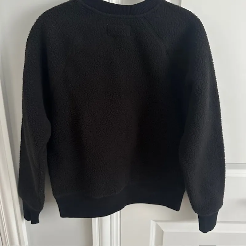 Everlane NWT Renew Fleece Crewneck Black Sweatshirt Size: Small - Image 7
