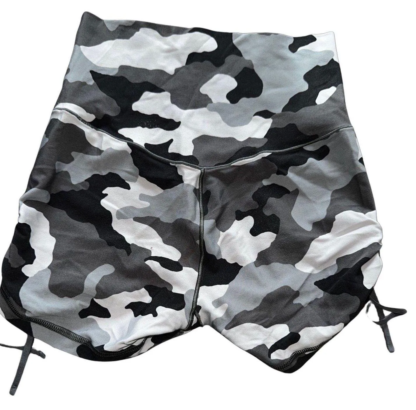 Aerie OFFLINE Real Me High Rise Shortie 3” Inseam Grey Black White Camo Size S - Image 2