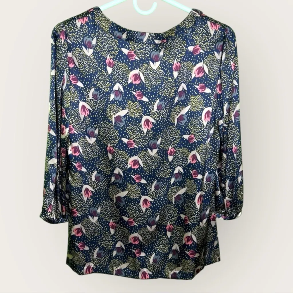 Boden 100% Silk Tulip Print Floral Blouse Navy Pink Green Long Sleeve Size 6 Blue - Image 2