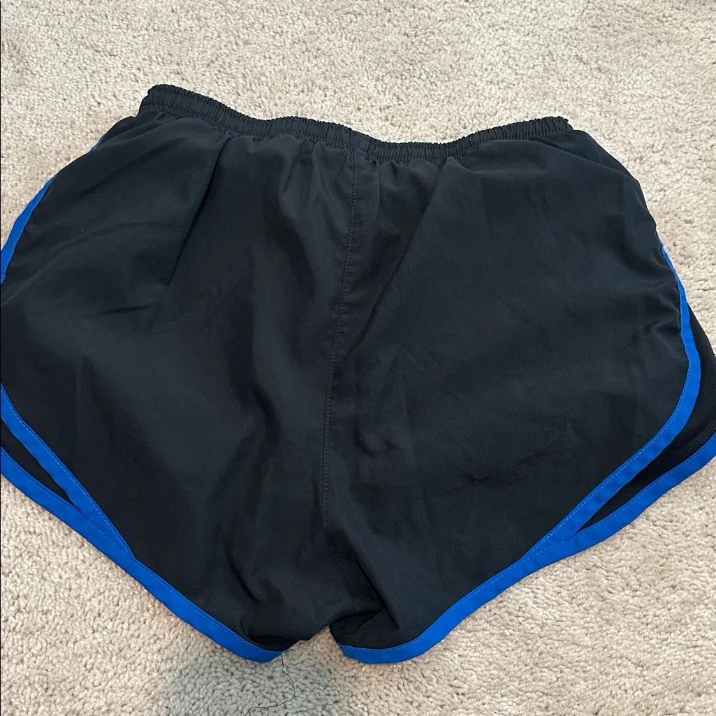 Nike  drifit shorts - Image 3