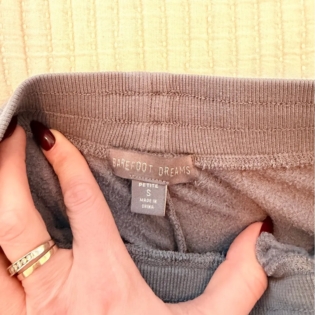 Barefoot Dreams Butter Fleece Grey Jogger Women's Petite Loungewear Size Small - Image 7
