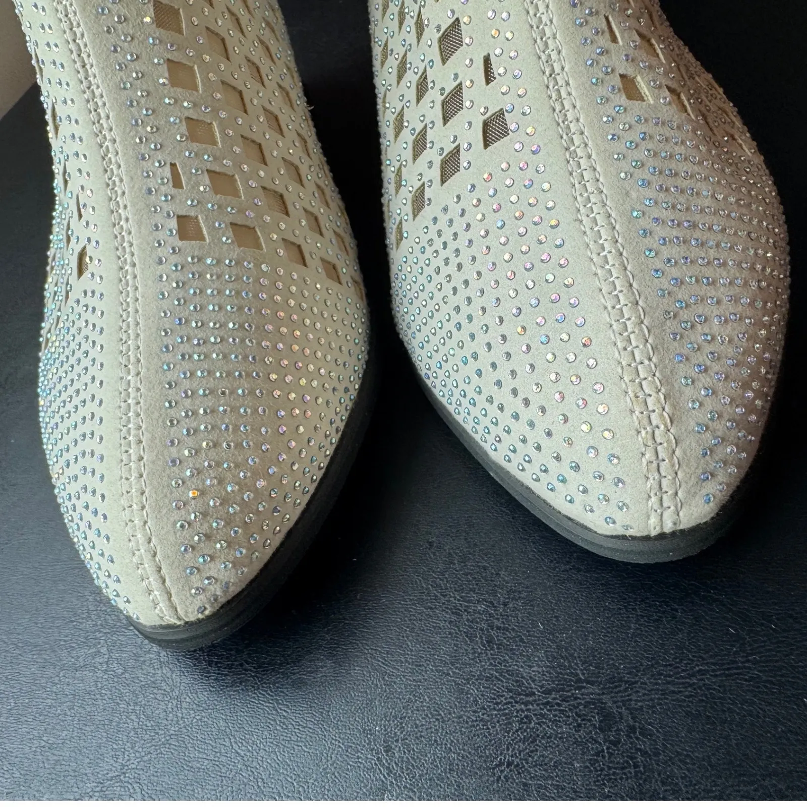 Womens sz 10 White Almond Toe Low Heel Cutout Rhinestone Zipper Boot Wedding - Image 8