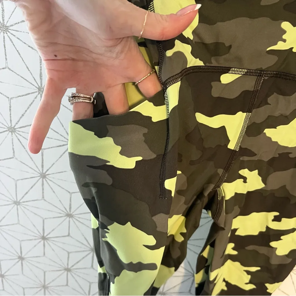 Lululemon Swift Speed High-Rise Crop 21"
Heritage 365 Camo Crispin Green Multi - Image 4