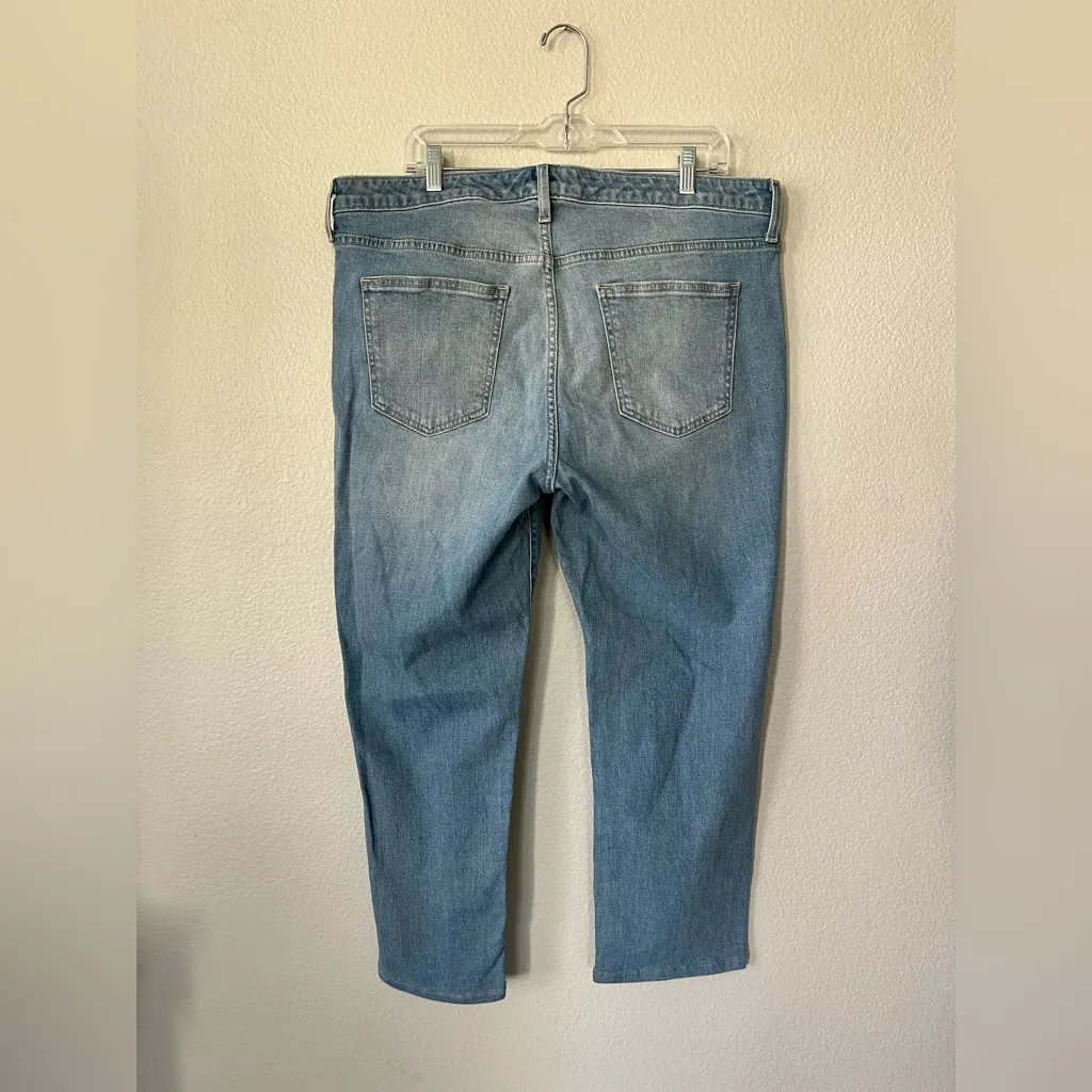 Universal Thread Medium Light Boyfriend Distressed Midrise Crop Women’s Size 16 - Image 2