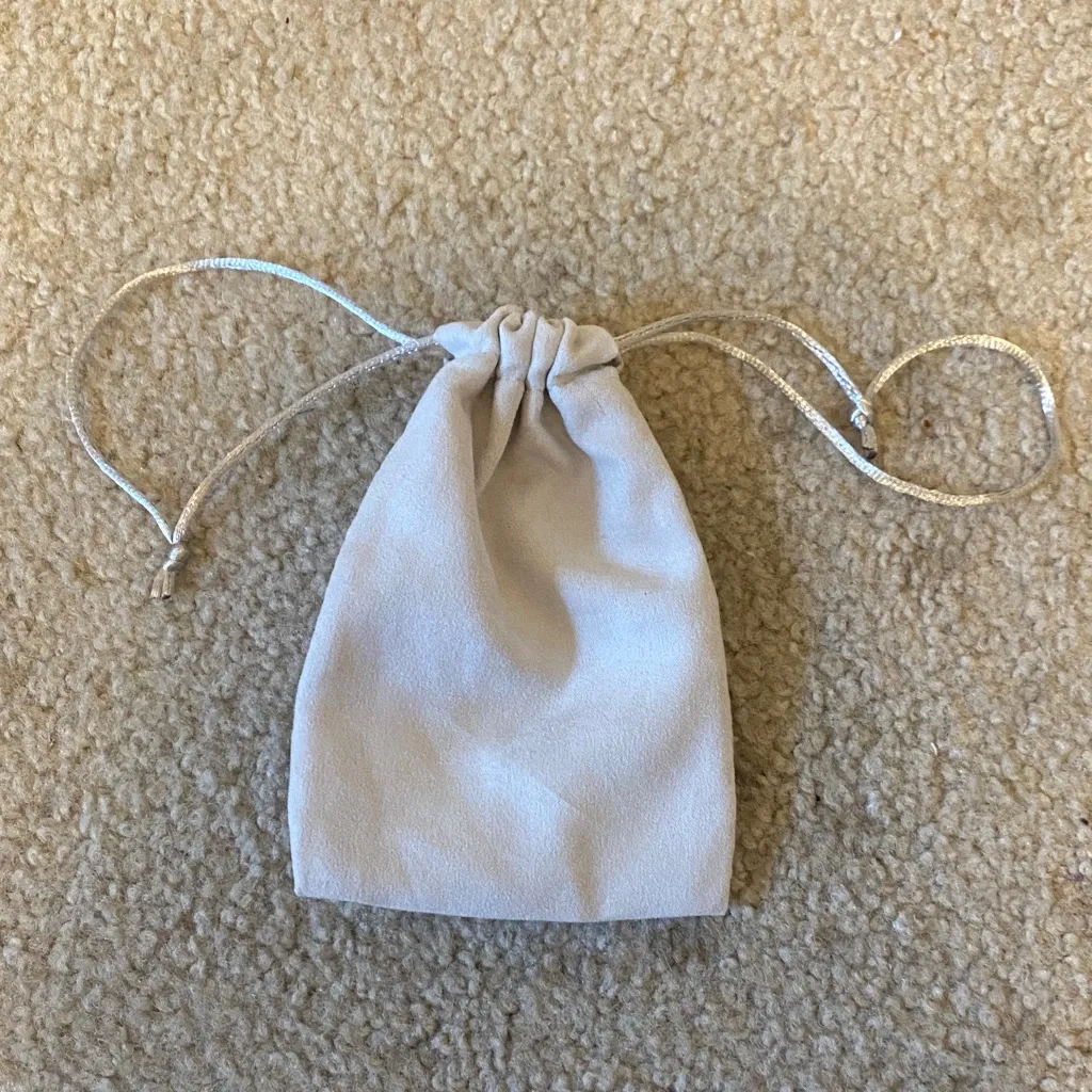 Kendra Scott Ivory Drawstring Bag - Image 2