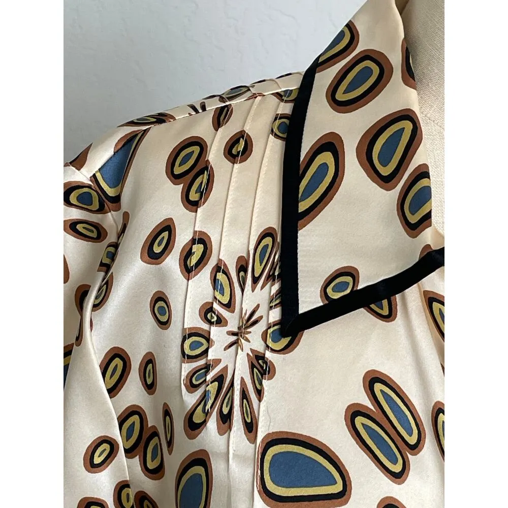 i.e. Silk Blouse Gold Pattern Button up Top Size 12P - Image 2