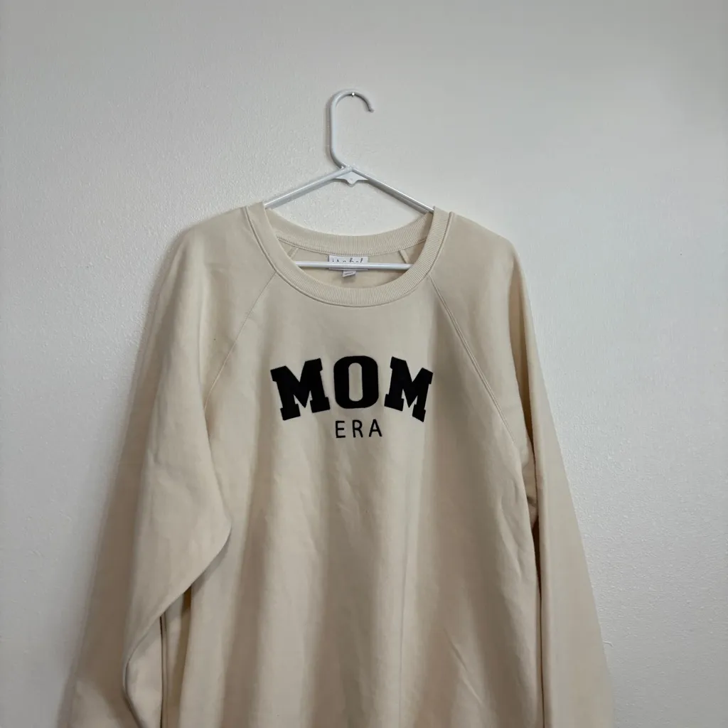NWT MOM ERA Beige Cream Crewneck Sweatshirt with Black Print size XXL White - Image 3