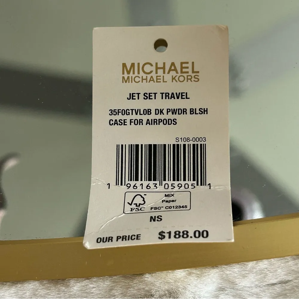 Michael Kors Blush Pink AirPod Case NWT - Image 8