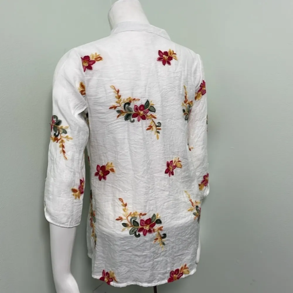 Kindred boho white button down embroidered blouse small - Image 6