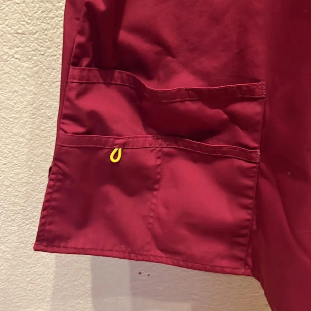 Wonderwink Scrub Scrubs Burgandy Top Size 2X - Image 2