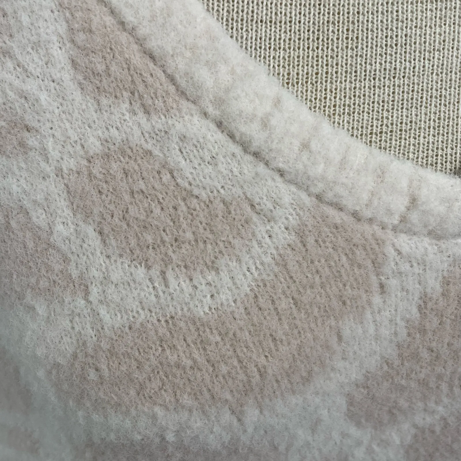 Loft Animal Print Pink White Womens Sweater Size Small Plush Soft V-Neck Stretch - Image 2