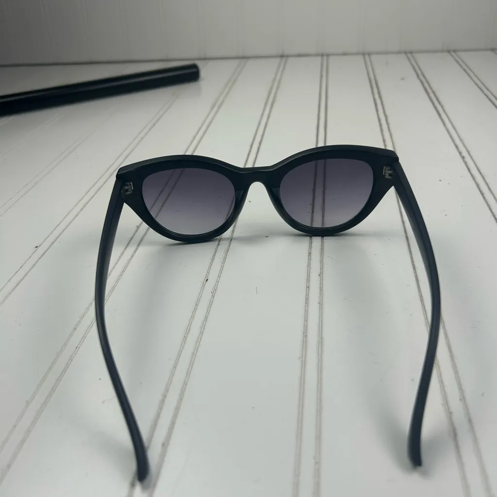 French Connection Black Y2K Rectangle Sunglasses - Image 4