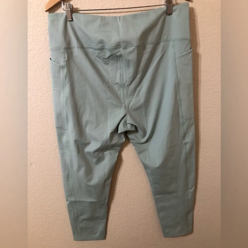 Girlfriend Collective High Rise Cropped Legging in Seafoam Light Blue Size XXXL - Image 4