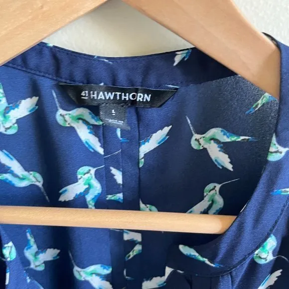 41 HAWTHORN STITCH‎ FIX Bird Print Hope Split Neck Green Size L - Image 2
