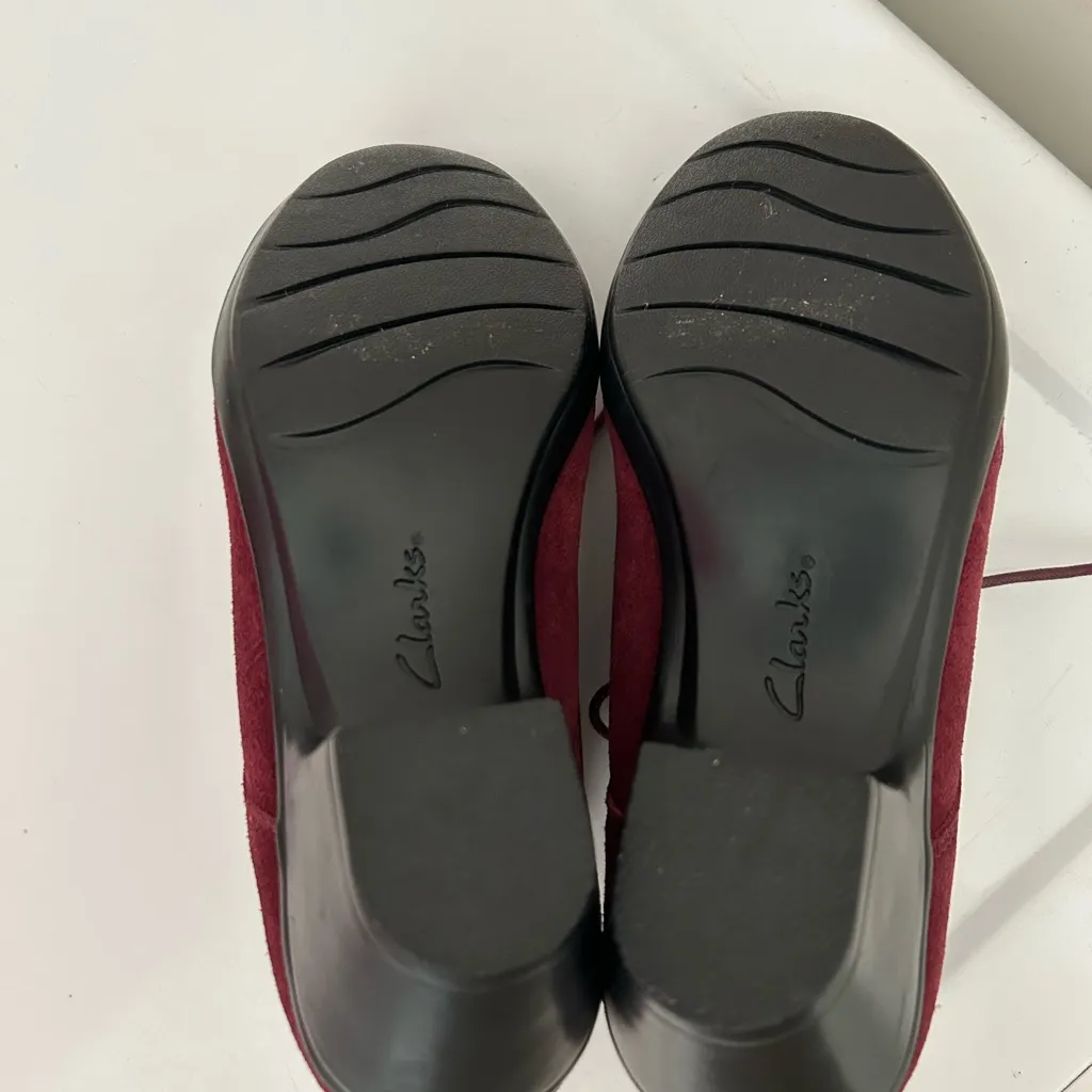Clarks Suede Booties Burgundy Purple Size 6 - Image 8