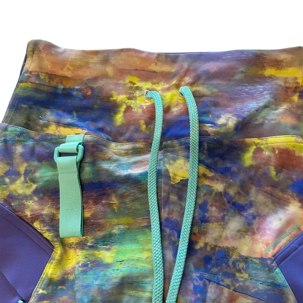 Lululemon Women’s 6 Super-High-Rise Cargo Hiking Tight
Altered Nature Multi‎ New - Image 4