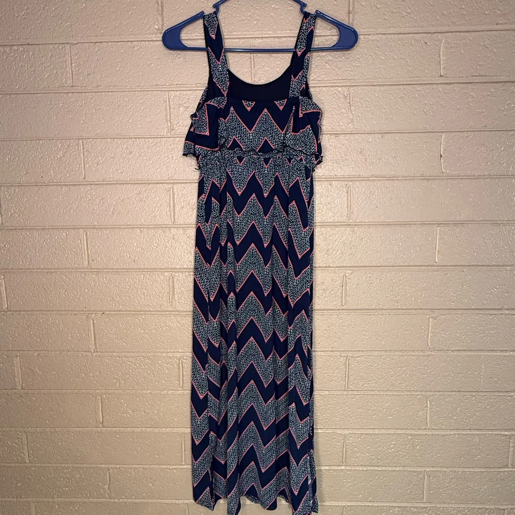 Three pink hearts Elegant Chevron Maxi Dress in Navy and Pink - Image 2