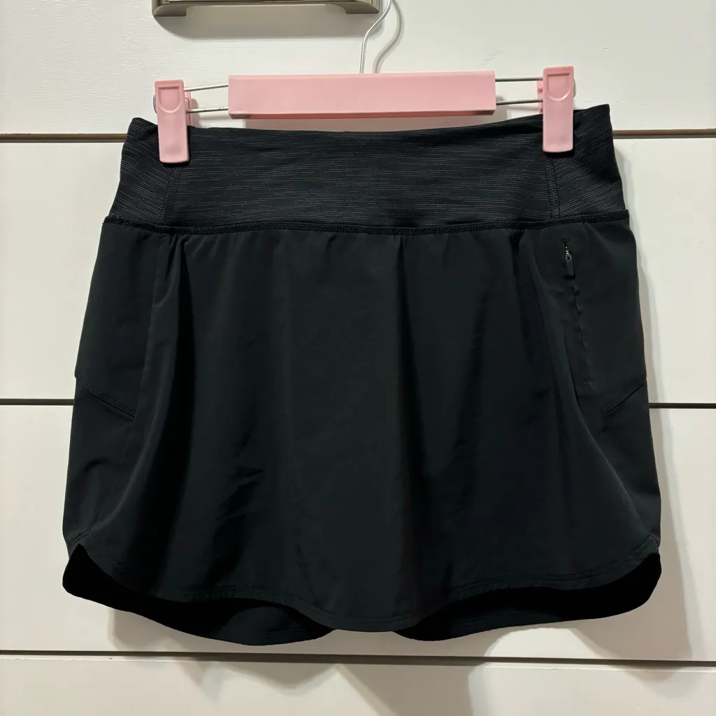 Outdoor Voices Hudson 4" Skort — Black - Image 3