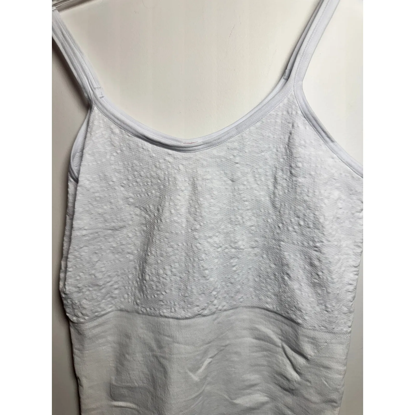 Brand New Curveez Women's Size XL White Sleveless Shapewear Cami Top - Image 5