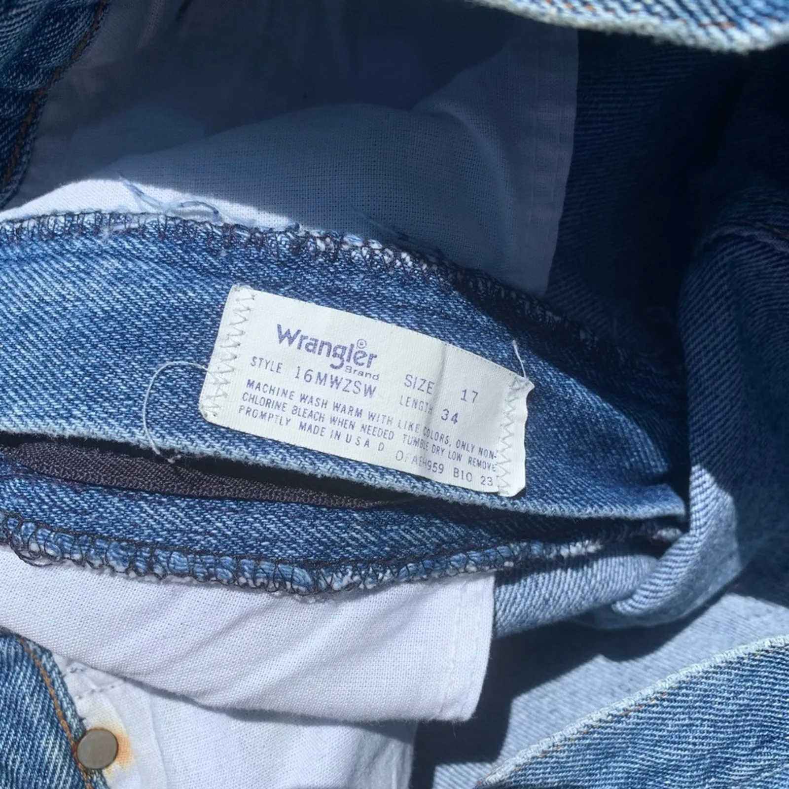 Vintage 90s Wrangler pleated relaxed fit high rise taper ankle mom jeans 17x34 - Image 4