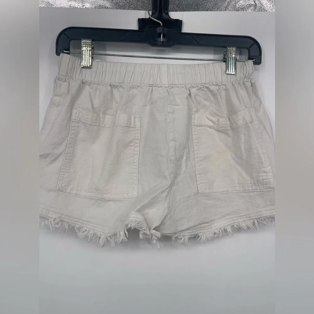 White Womans shorts‎ size small please see flaw stain in pic - Image 3
