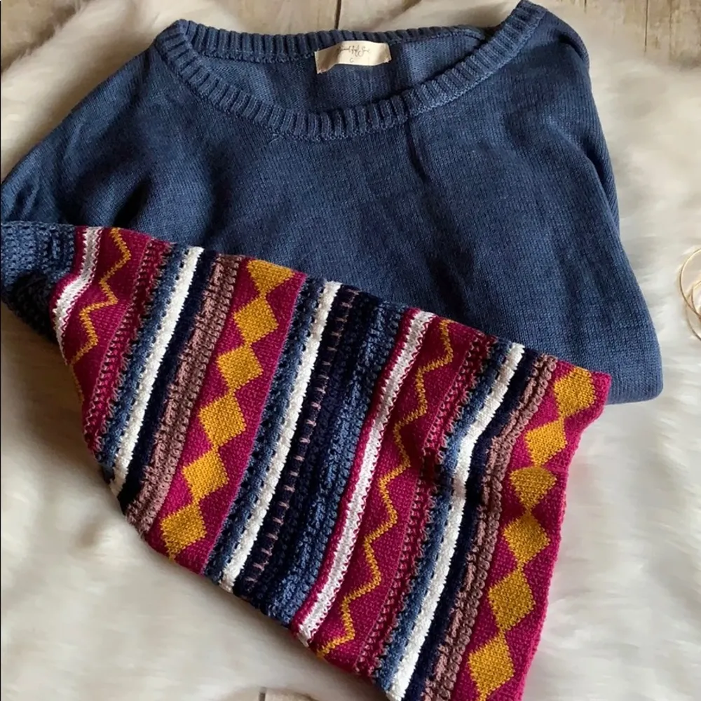 Killian BoHo Bohemian Patterned Sleeve Dusty Blue Bell Sleeve Sweater Size undefined - Image 6