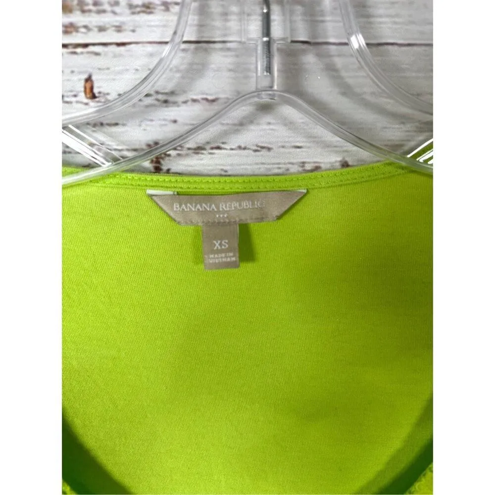 Banana Republic Women's Lace Sleeveless Floral Tank Top Neon Green XS - Image 5