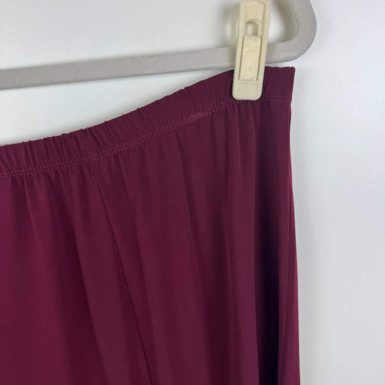 Susan Graver Midi Skirt 2X Burgundy Liquid Knit Stretch Pull On Elastic Waist - Image 2