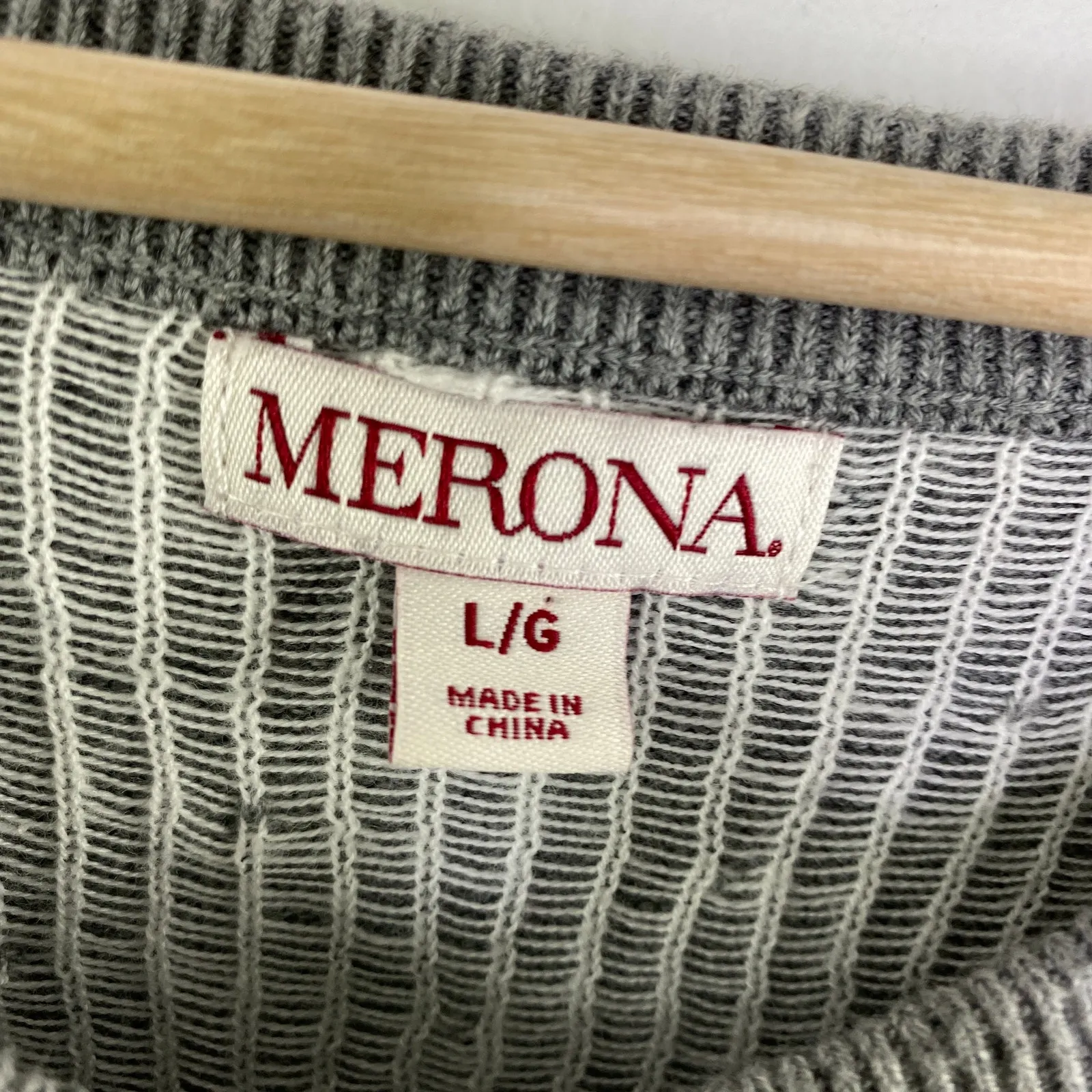 Merona Grey V-Neck Long Sleeve Wool Blend Sweater Women's Size Large L - Image 4