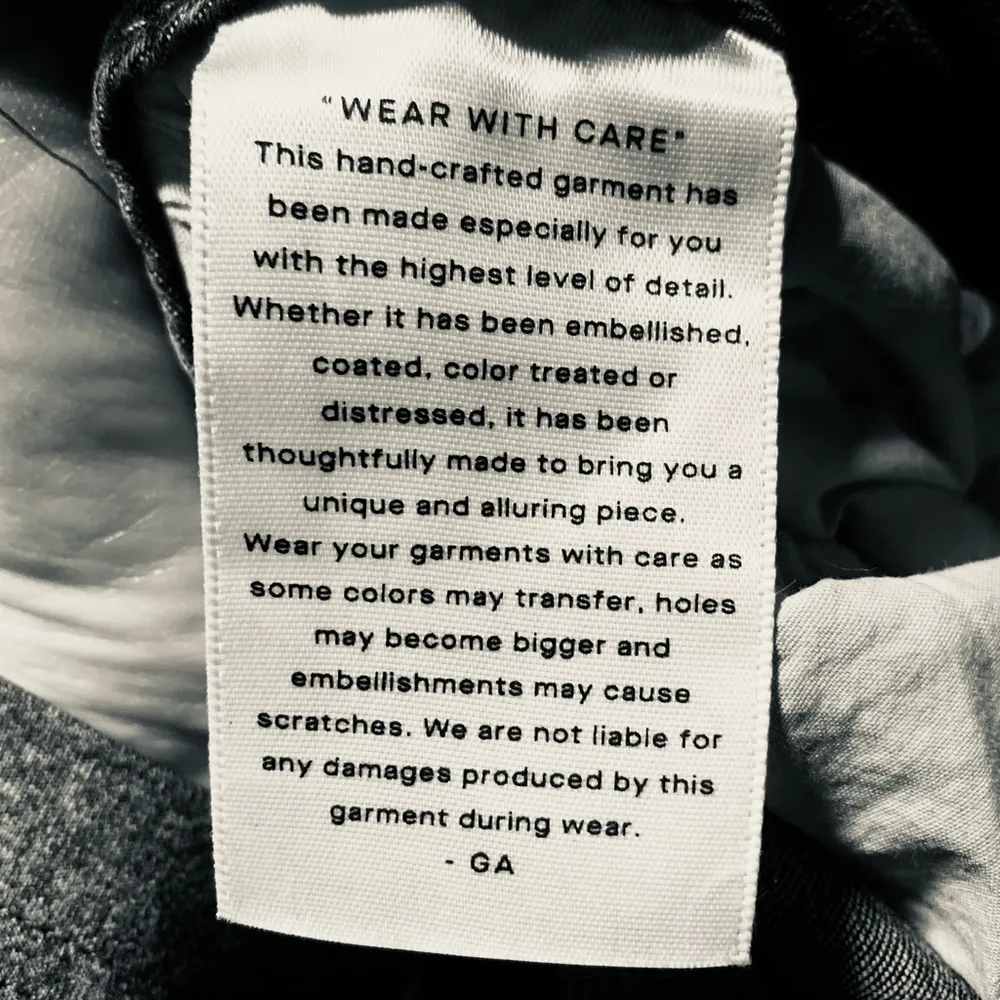 Good American Distressed Cropped Skinny Jeans Size 20 with Holes Med Blue Crop - Image 5