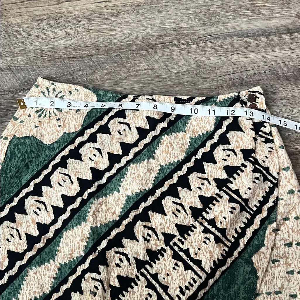 Hilo Hattie Women’s vintage wrap skort shorts tribal print, size Small # Green - Image 5