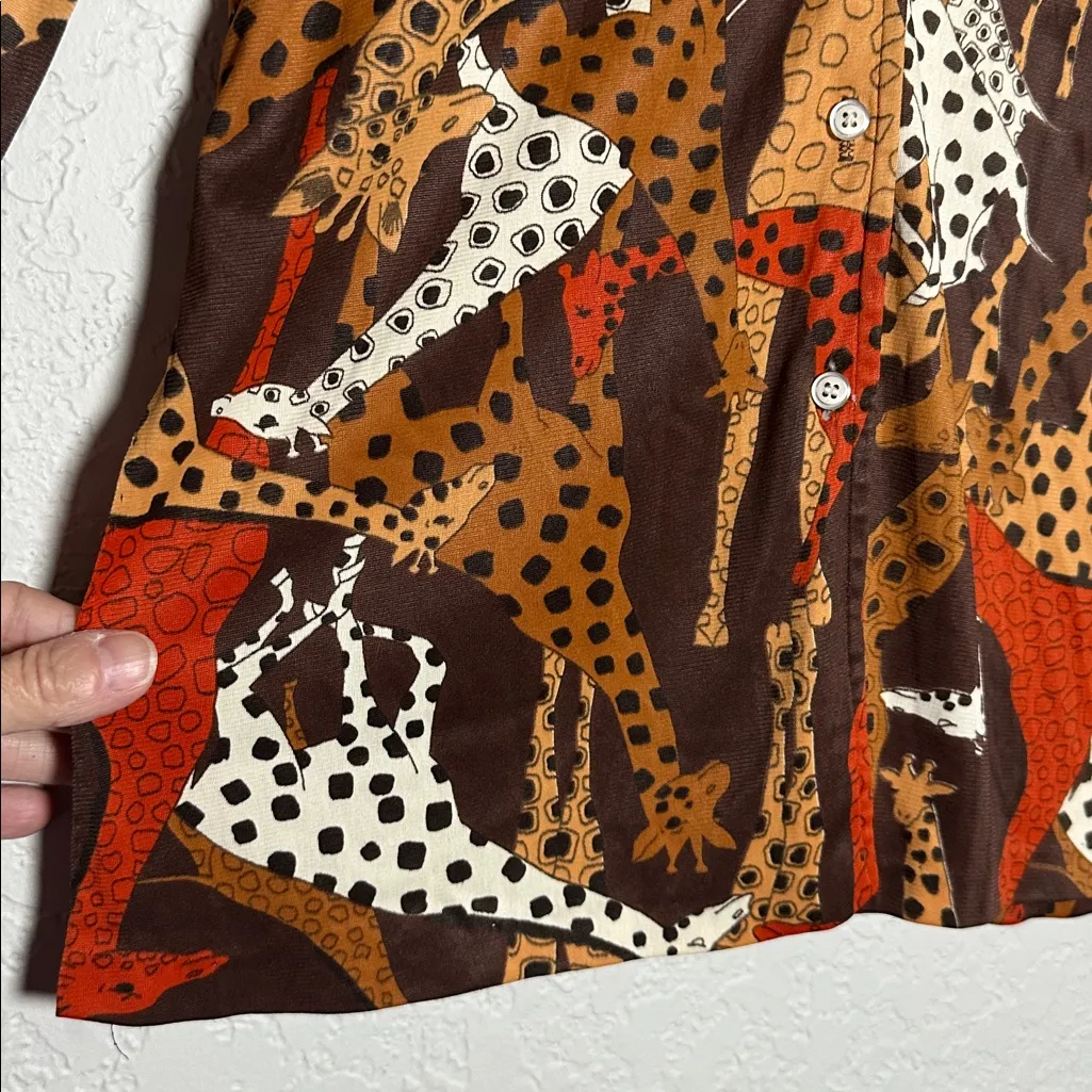 Vintage 70s Animal Print Button Up Shirt Giraffe Blouse Silky Artsy Abstract Brown Size M - Image 4
