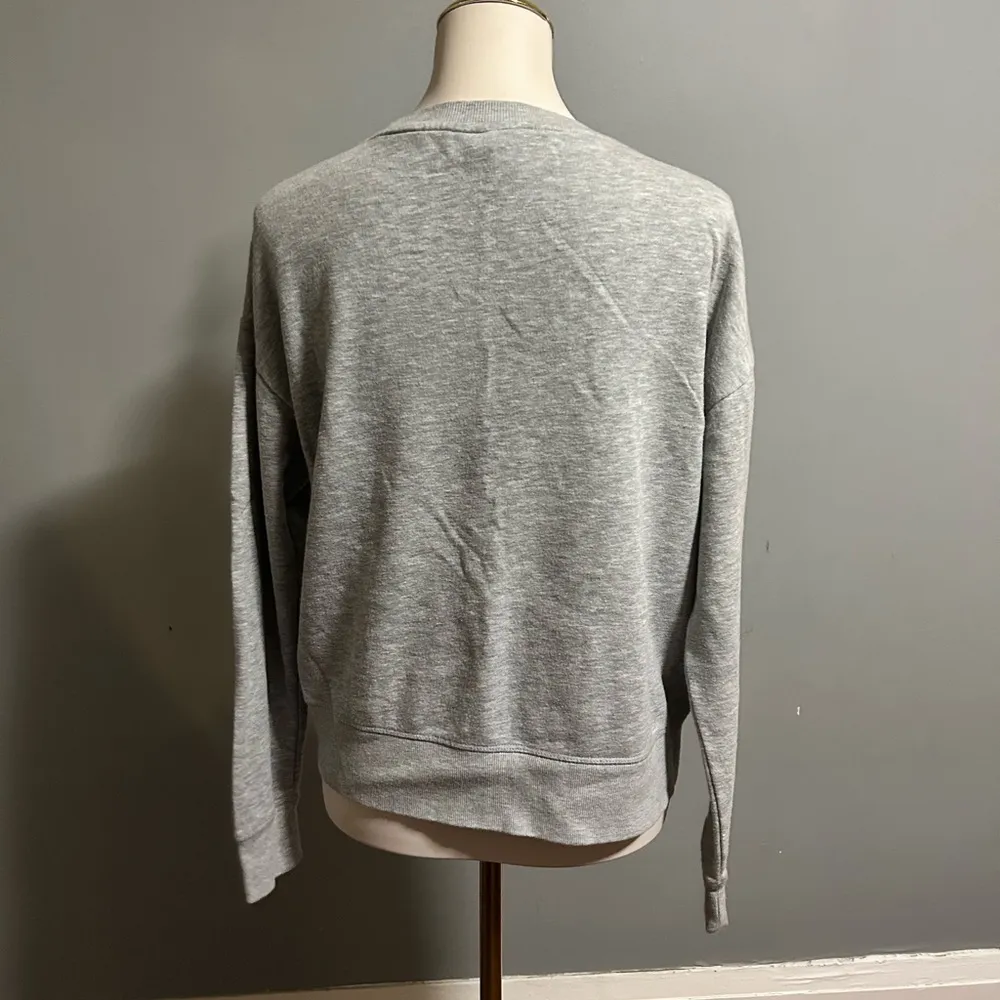 Reebok Women's Grey Sweater and Shorts Set | Size: S/M - Image 4