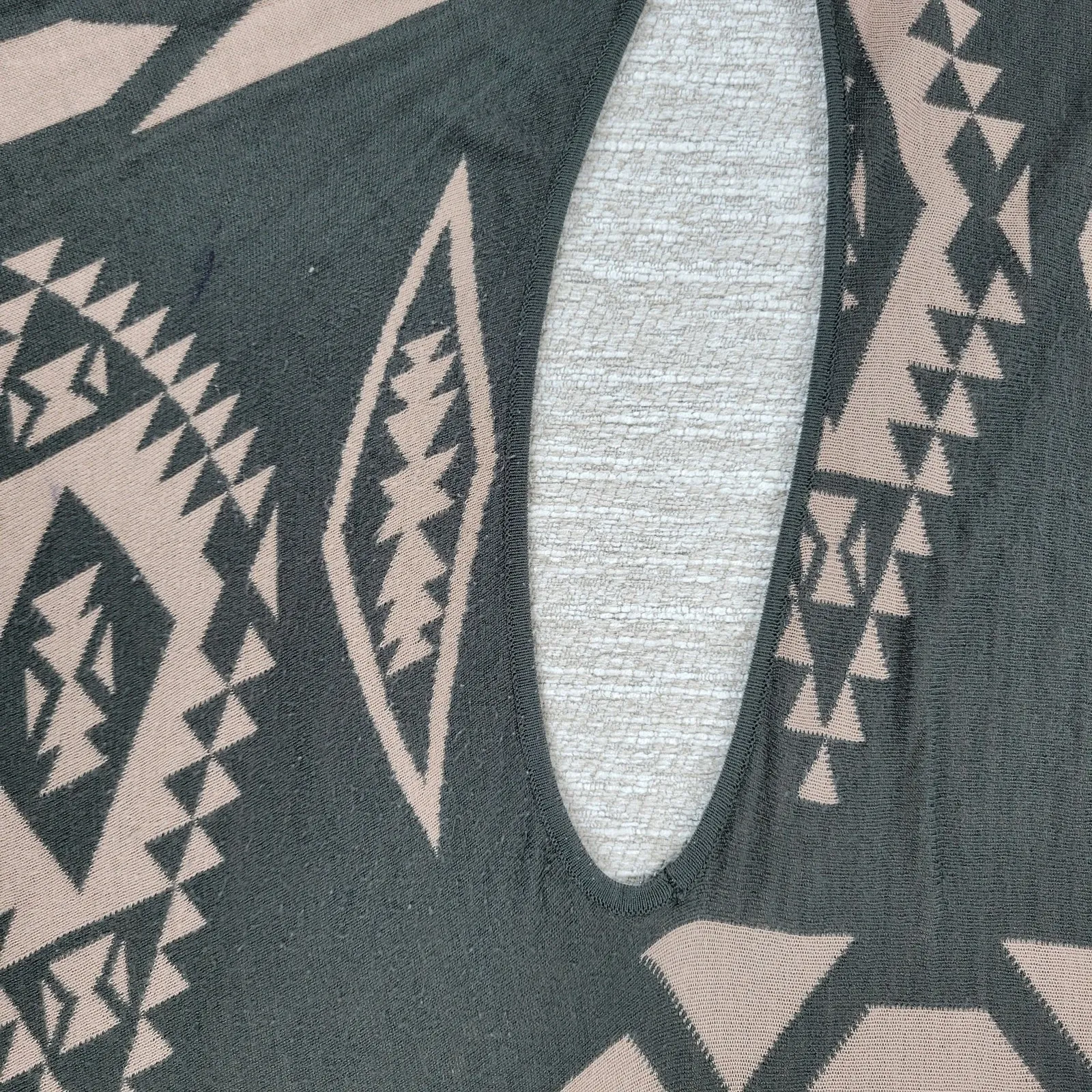 Urban Mangoz Duster Cardigan Womens Small Tan Gray Aztec Southwest Boho Sweater - Image 13