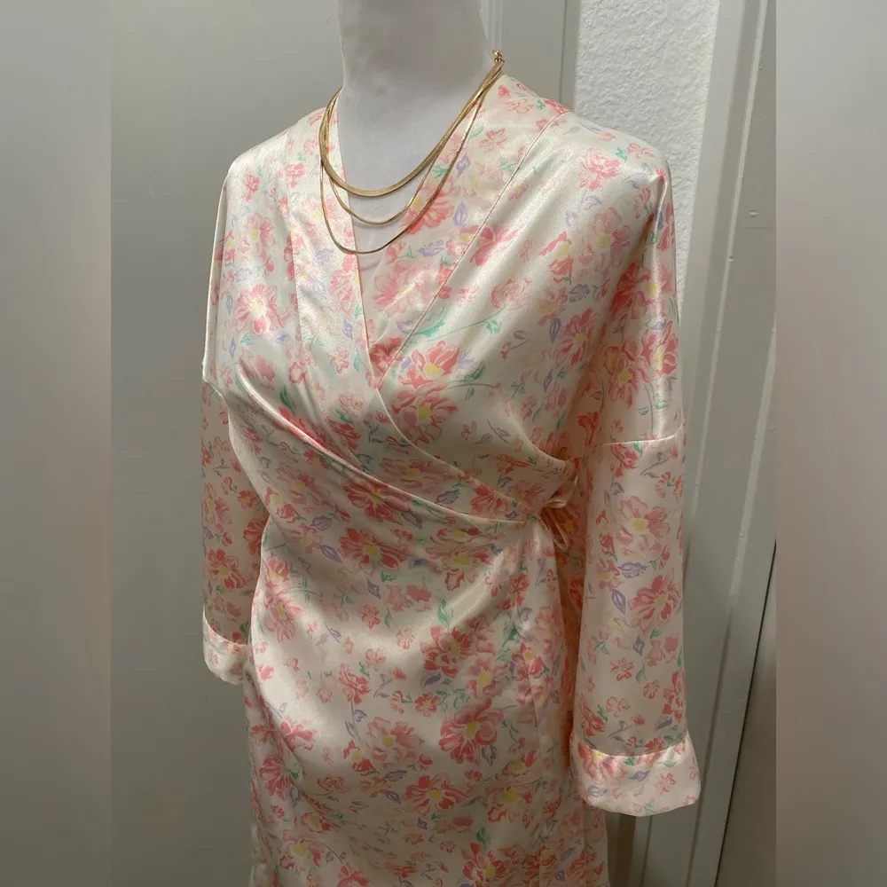 VTG Cream & Light Pink Romantic Floral Print Mid - Image 12