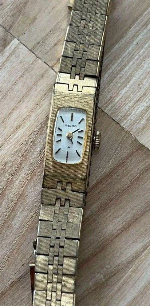 Seiko Gold Plated Ladies Watch Rare Vintage Mechanical Winding Watch - Image 4