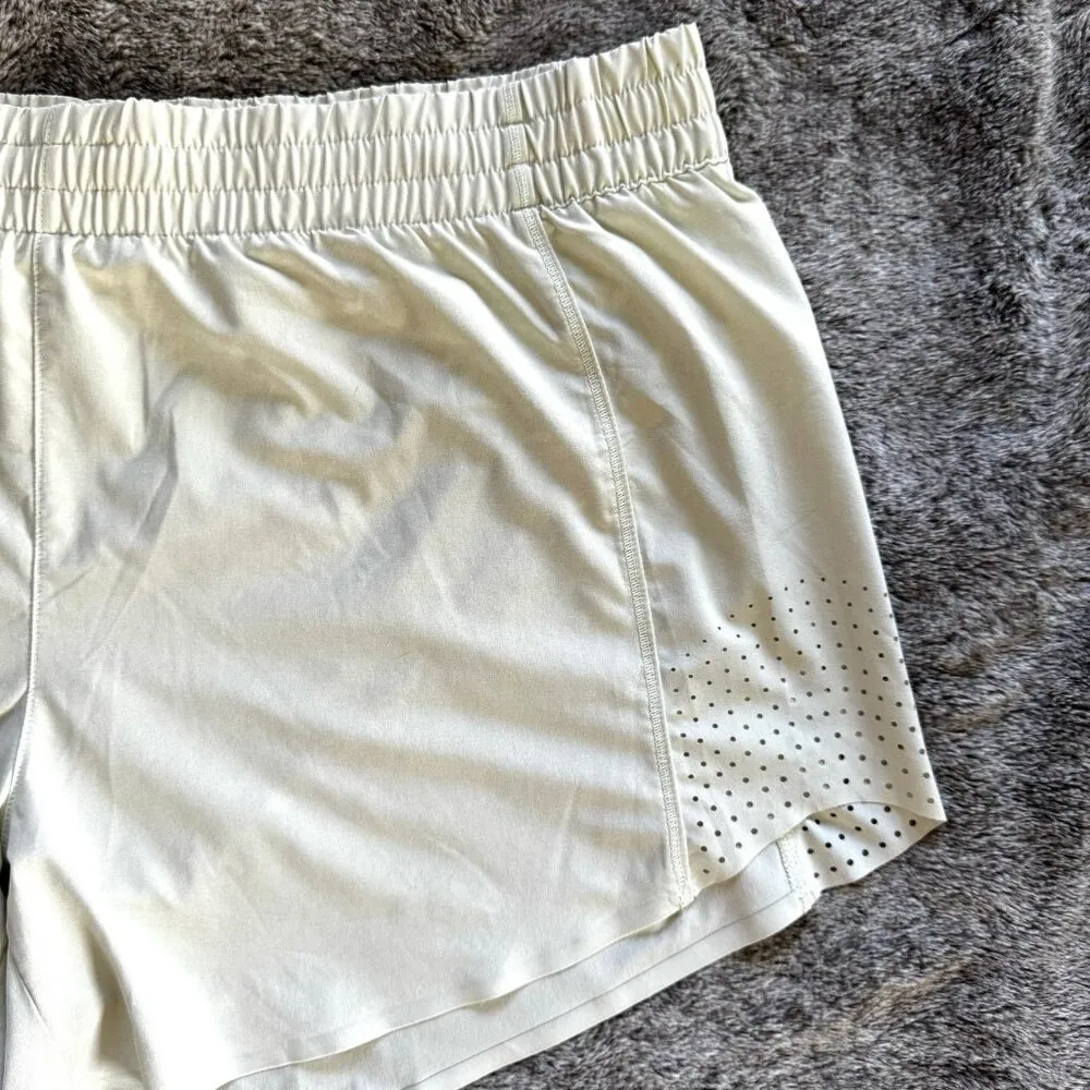 Athleta Hustle Shorts 4.5 Sz XL - Image 4