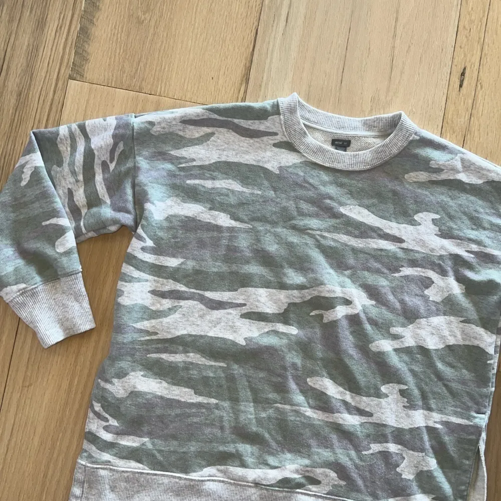 Aerie Camouflage Long Sleeve Sweater With Slits On Sides Size Small - Image 2