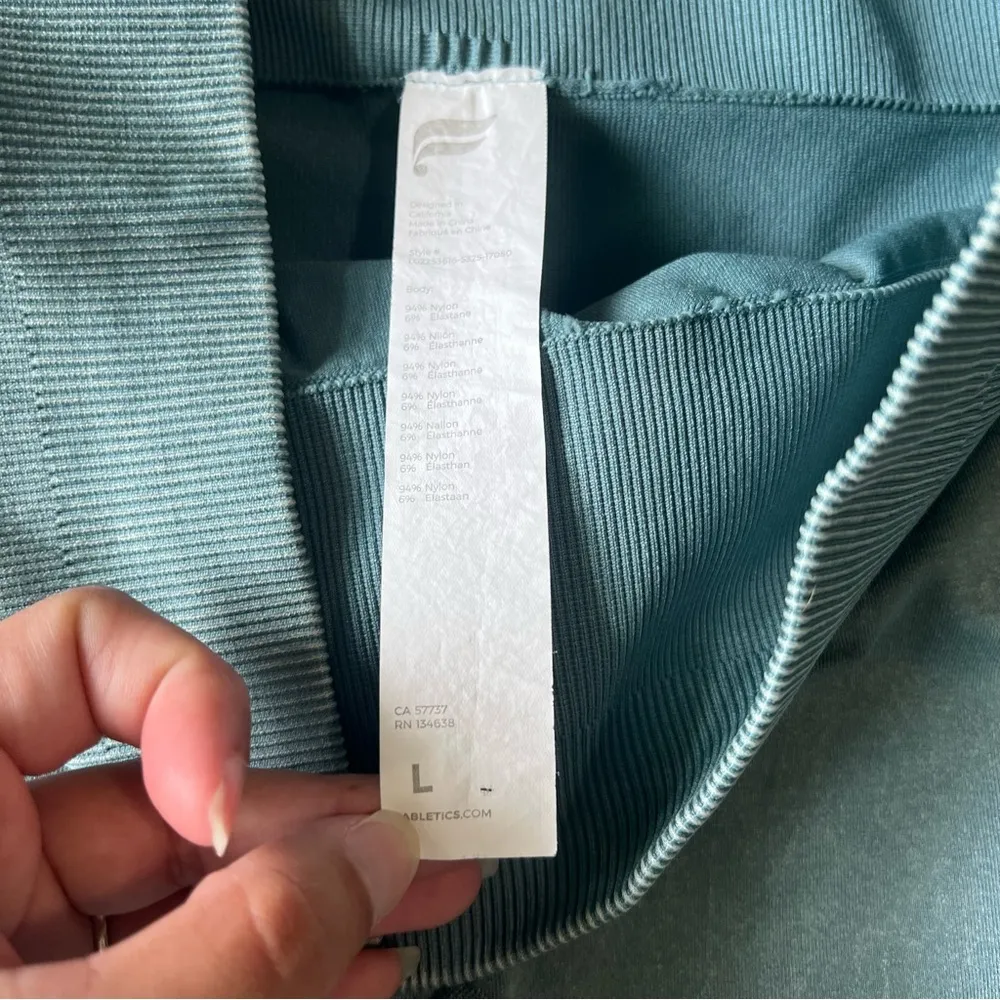 Fabletics Sync Seamless High-Waisted 7/8 Legging large washed Arctic wave green - Image 10