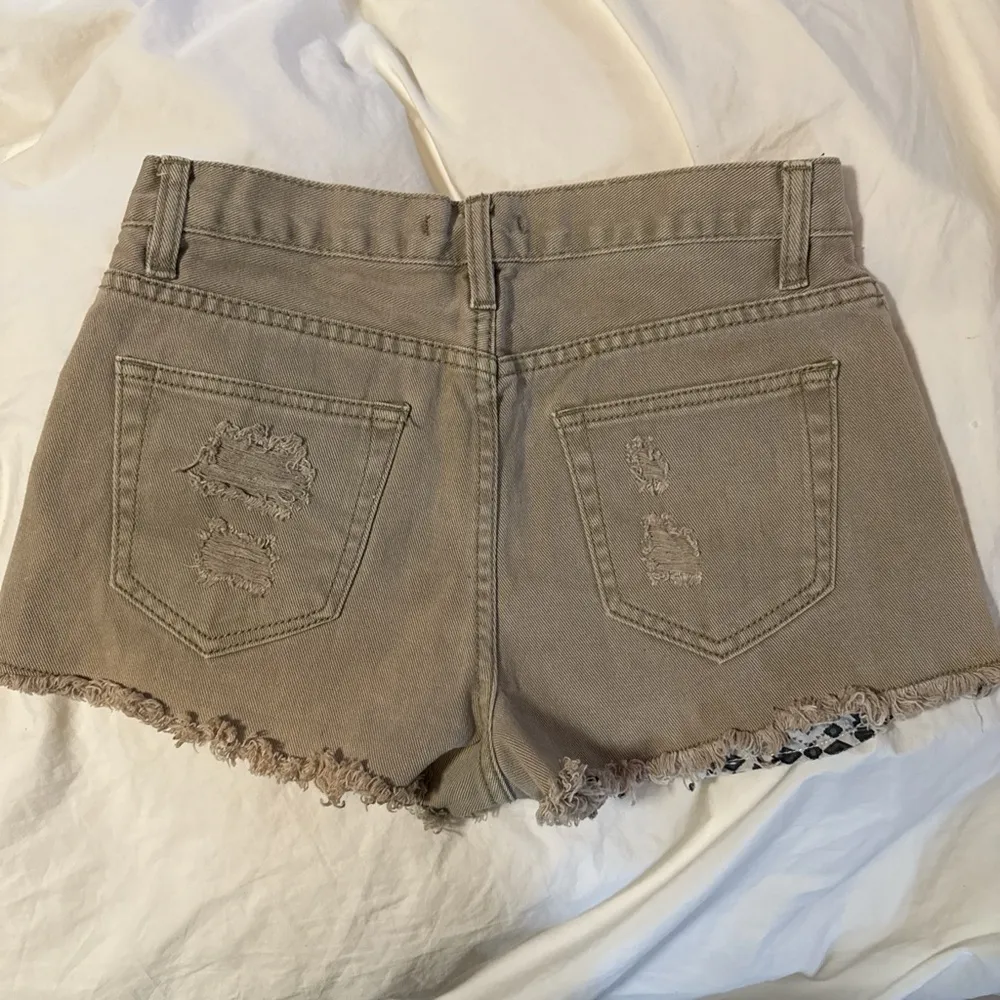 Khaki green studded shorts - Image 2