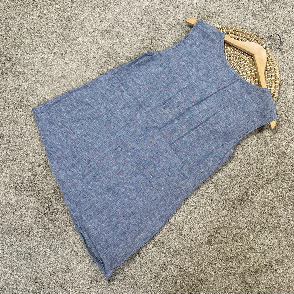 Garnet Hill Women’s Linen Tunic Top Asymmetrical Sleeveless in Chambray Blue 8 - Image 4