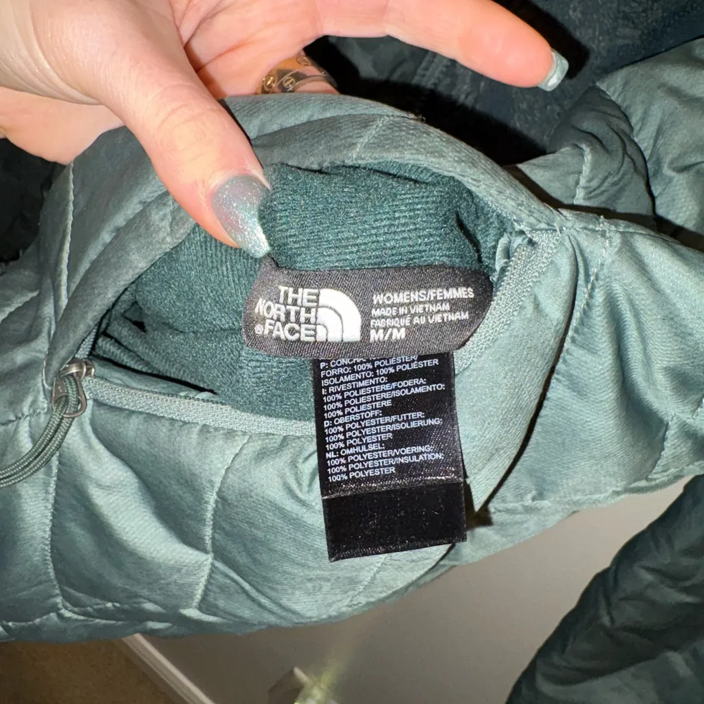 The North Face Fleece Jacket in Charcoal - Image 5
