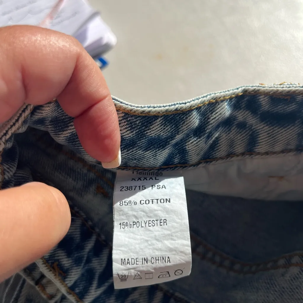 FLAMINGO‎ DISTRESSED LIGHT WASH JEANS WOMEN NEW XXXXL BUT FITS LIKE A 2X - Image 5