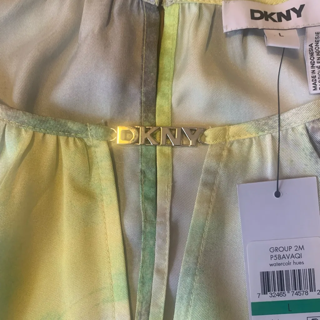 DKNY NWT Blouse Large Pastel Yellow Green Blue Puff Short Sleeve Lightweight - Image 4